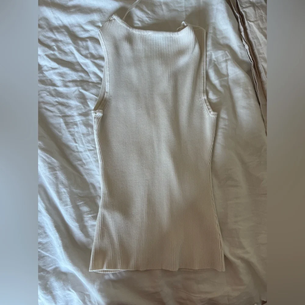 Zara - Ribbed Top - Picture 3 of 3